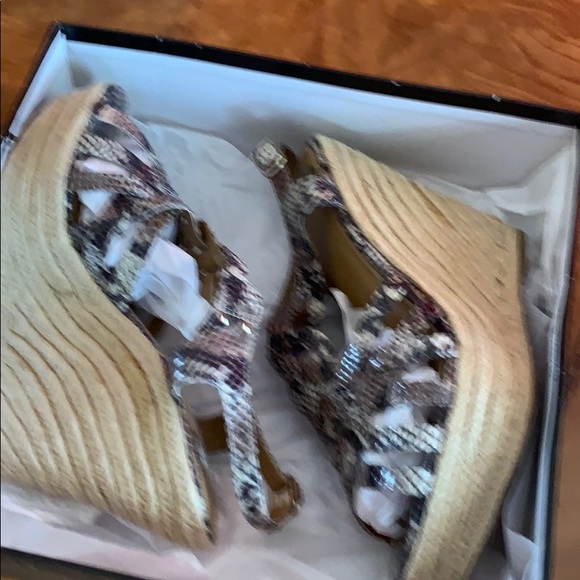 Wedges leather snake sandals, 5 inch heel NW - Picture 6 of 6